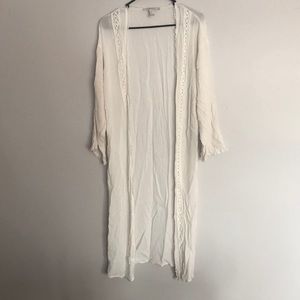 Long white duster